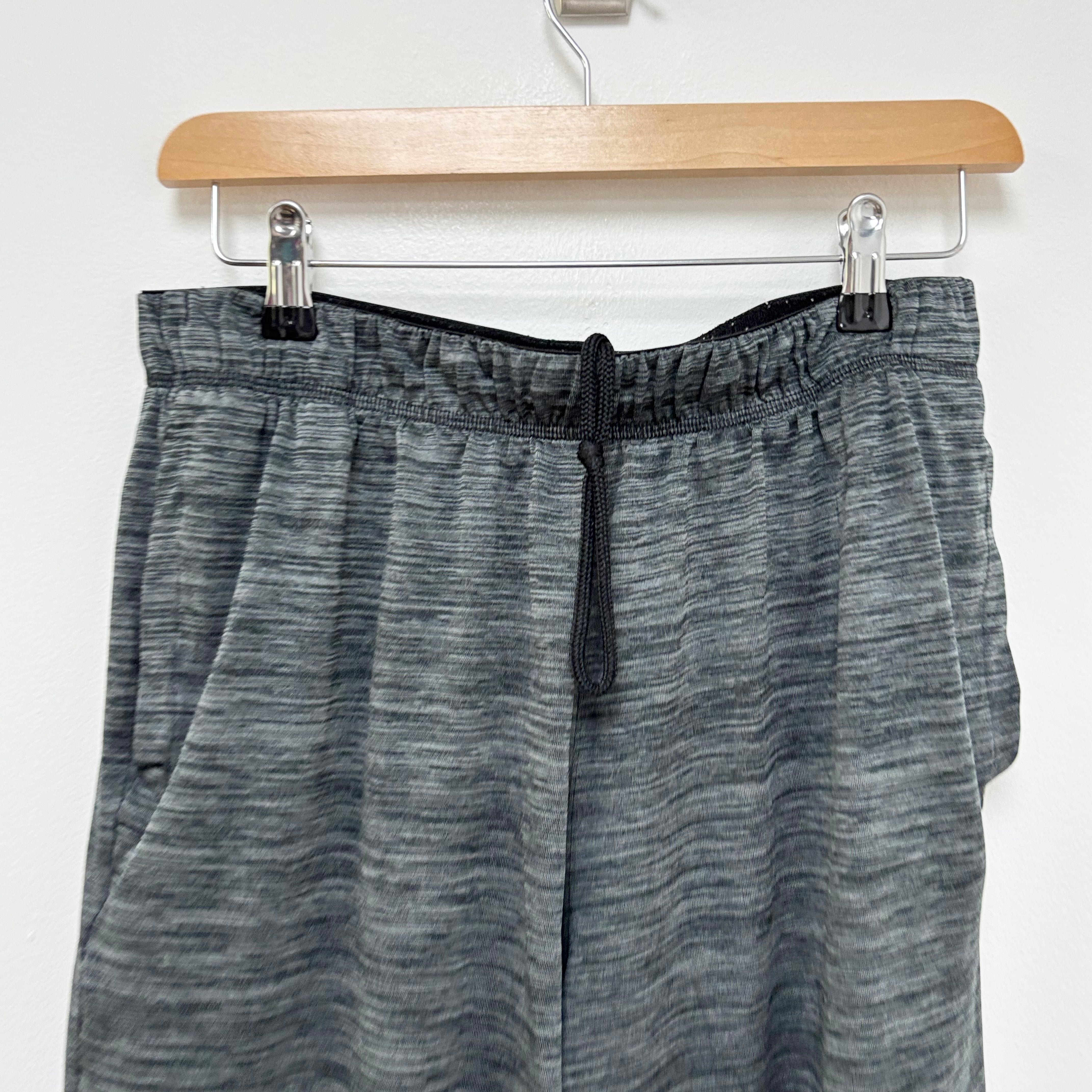 Adidas Shorts Mens Large Grey Sports Running Gym Athletic Pockets (E)