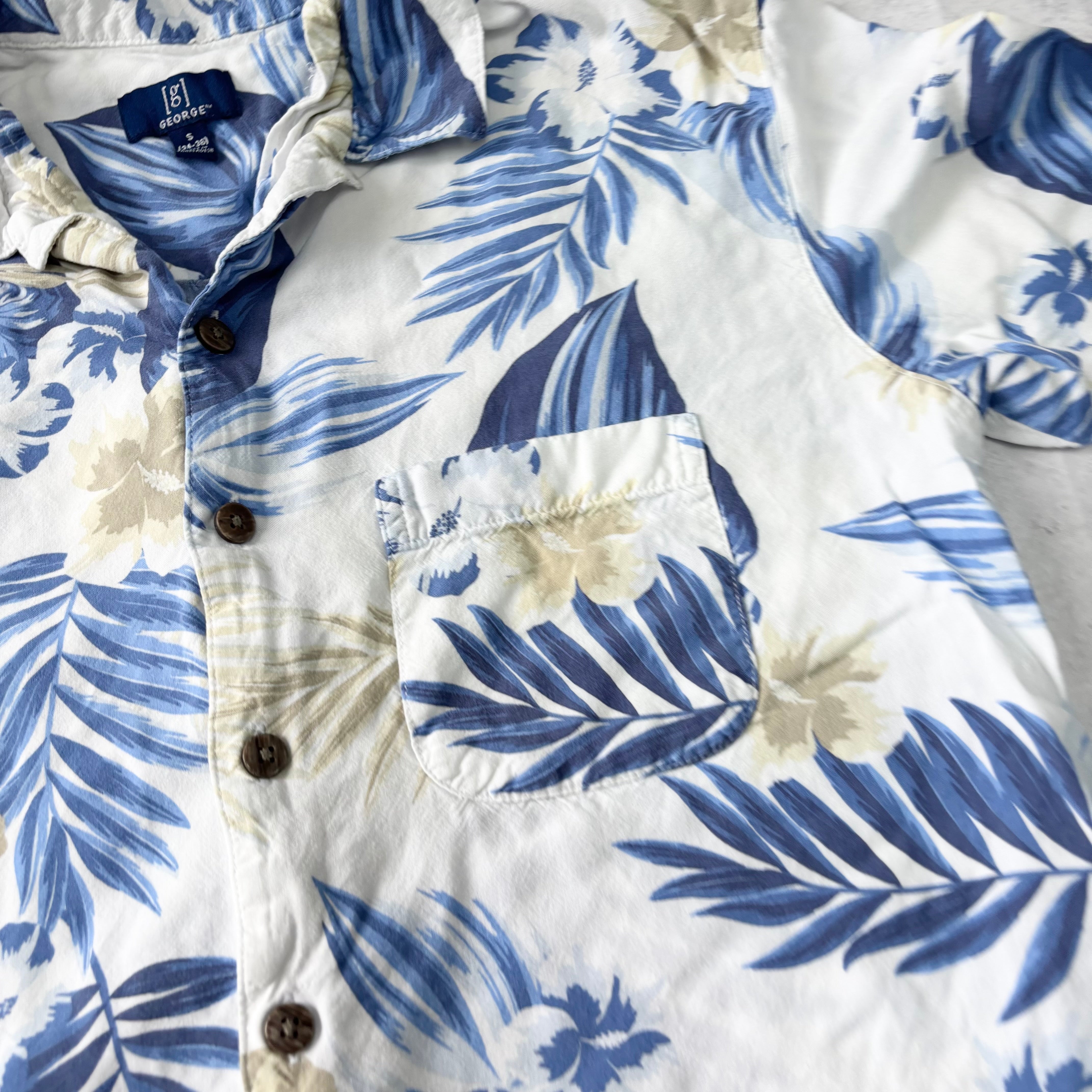 Hawaiian Shirt Mens Small White Blue Floral Aloha Short Sleeve George (E)