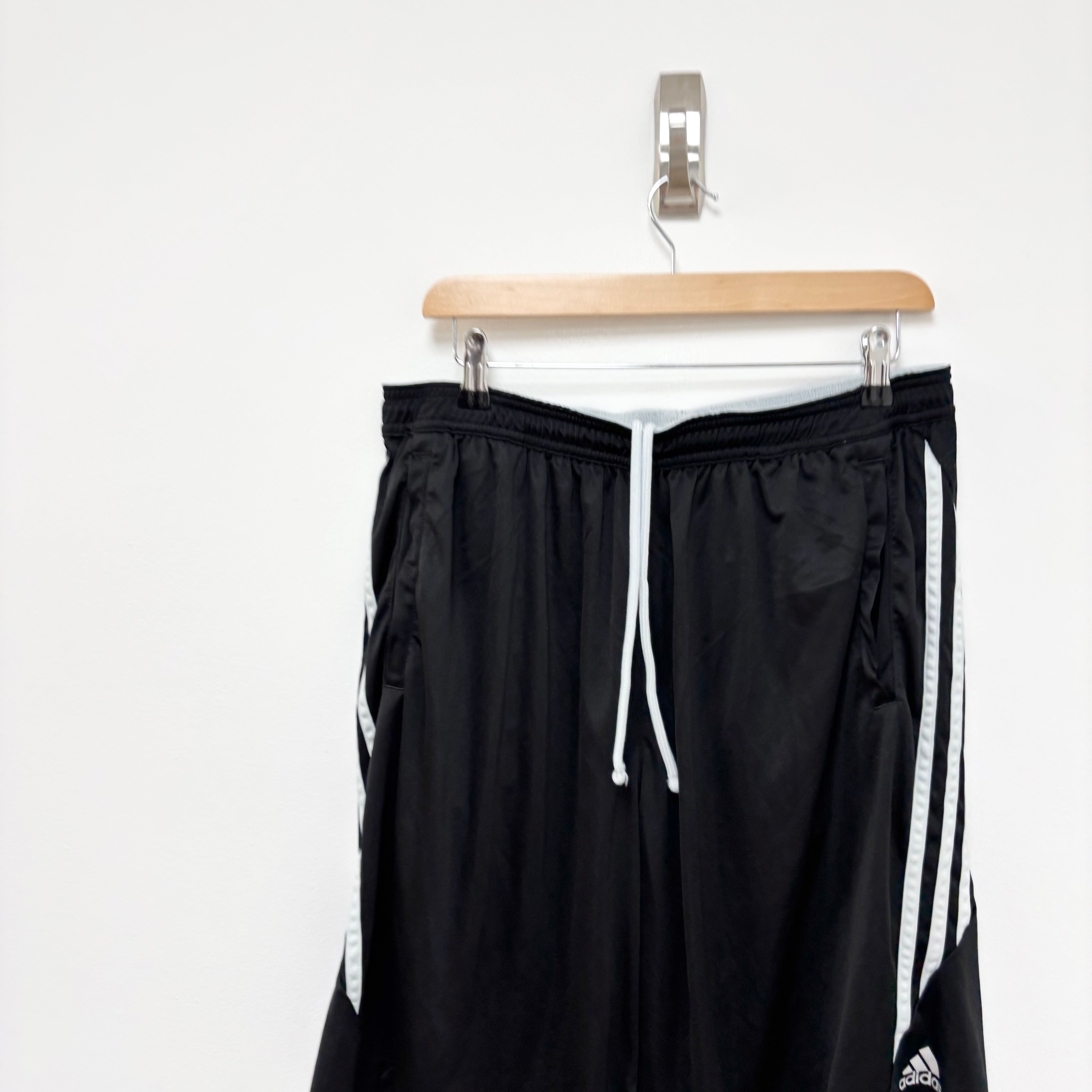 Adidas Shorts Mens XL Black Sports Running Gym Athletic Pockets (E)