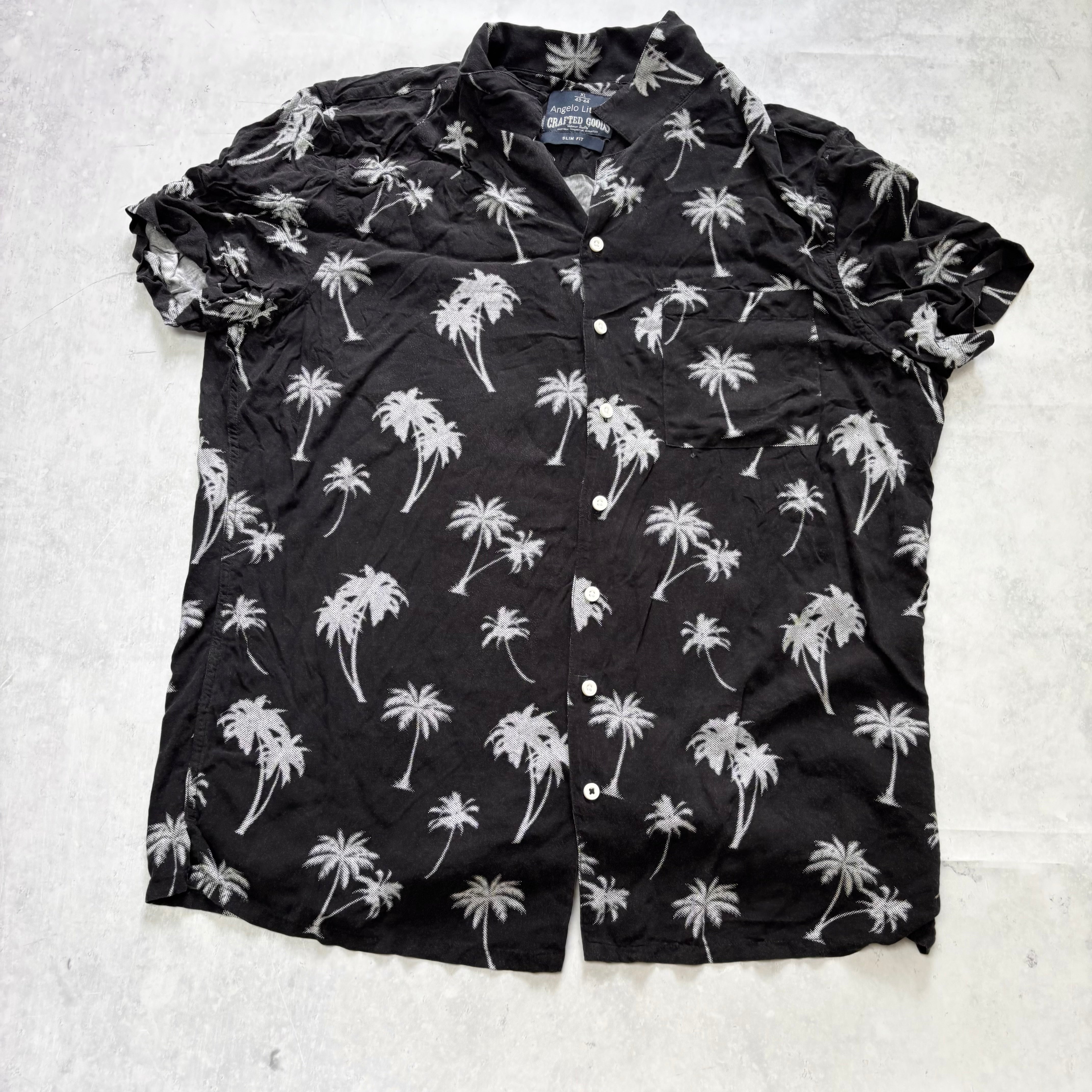Hawaiian Shirt Mens XL Black Floral Aloha Short Sleeve Viscose Slim