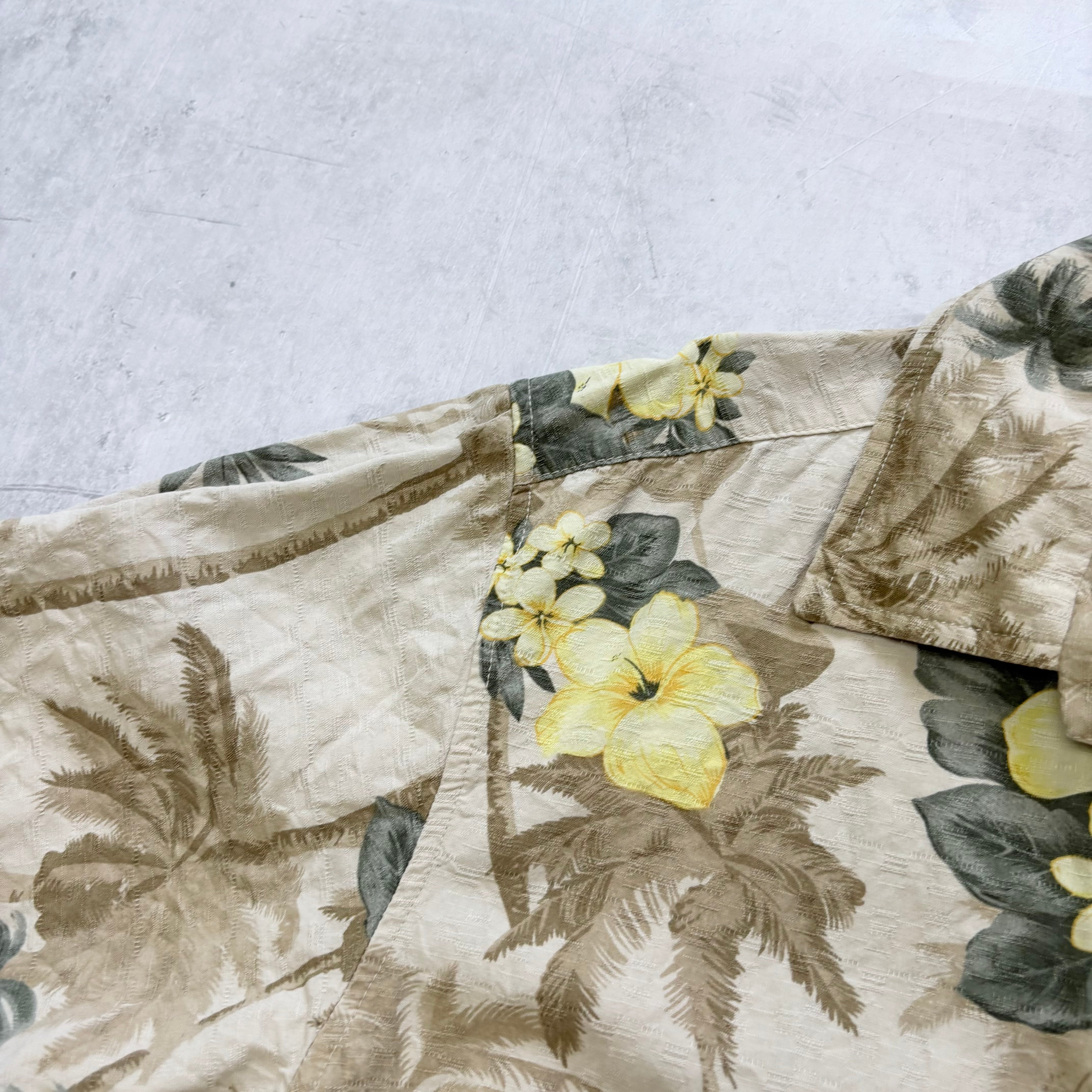 Vintage Hawaiian Shirt Mens Medium Beige Floral Aloha Short Sleeve Silk